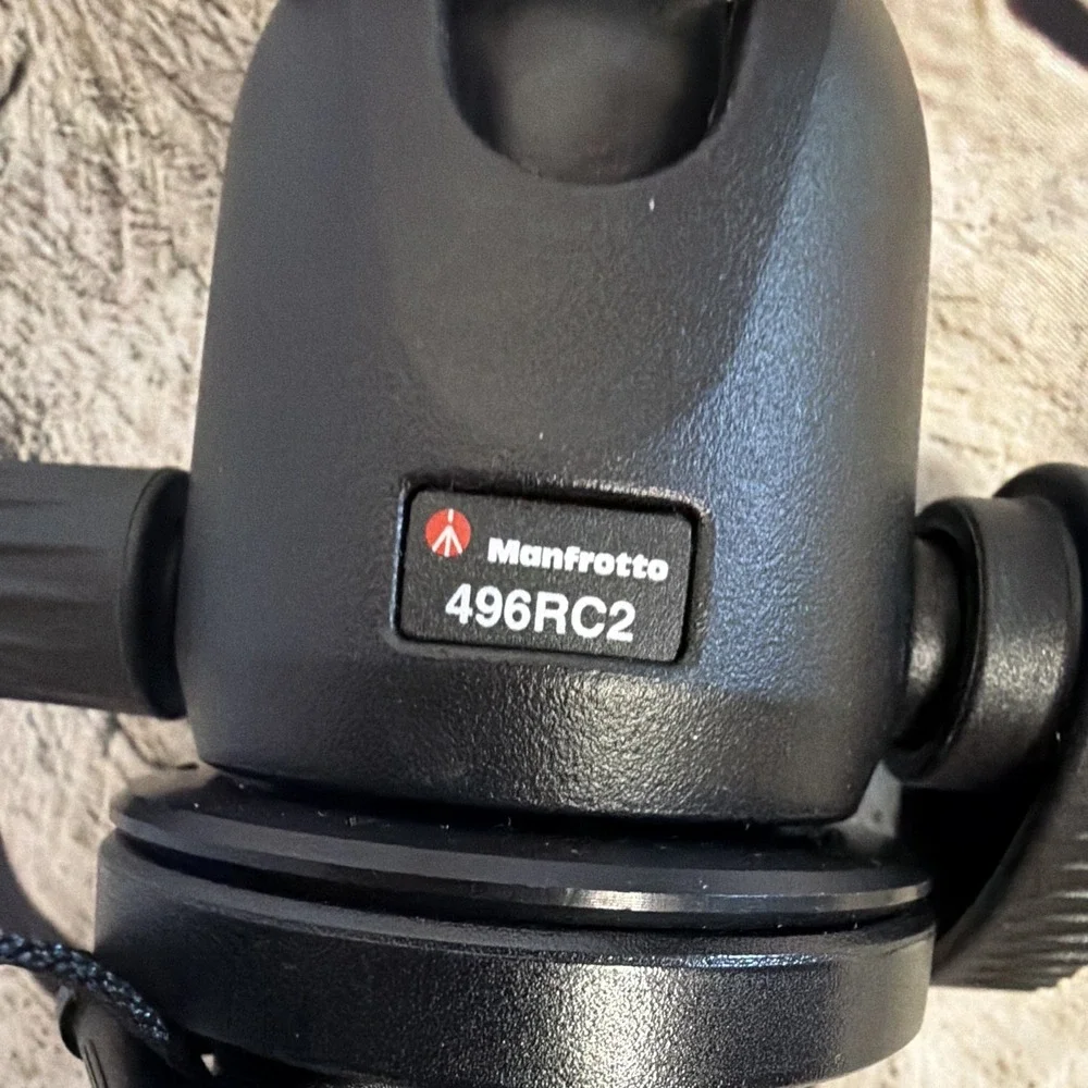 Manfrotto Carbon Fiber Tripod (055CXPRO3) (MH055M0-Q5) Mag Ball Monopod (680B)